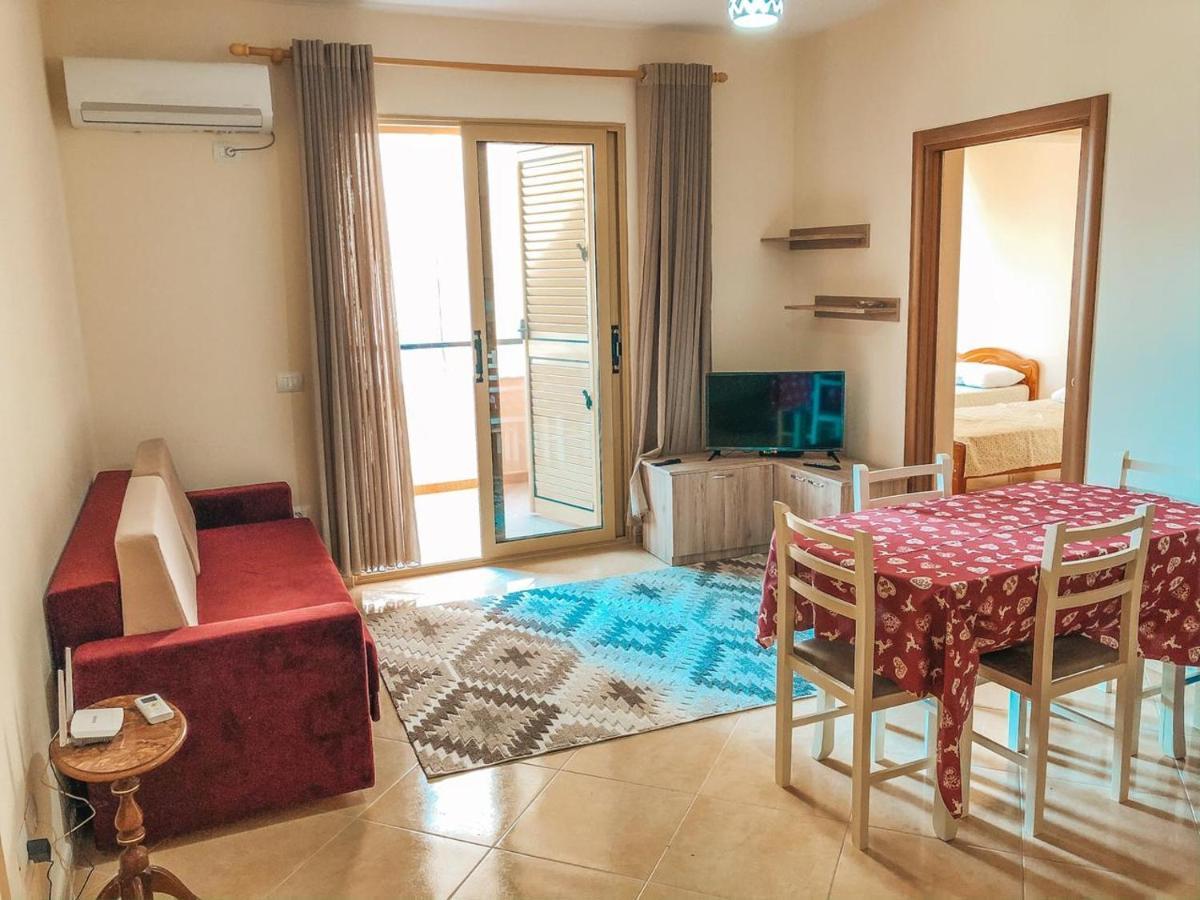 MiMi's Beach Apartment Vlorë Exterior foto